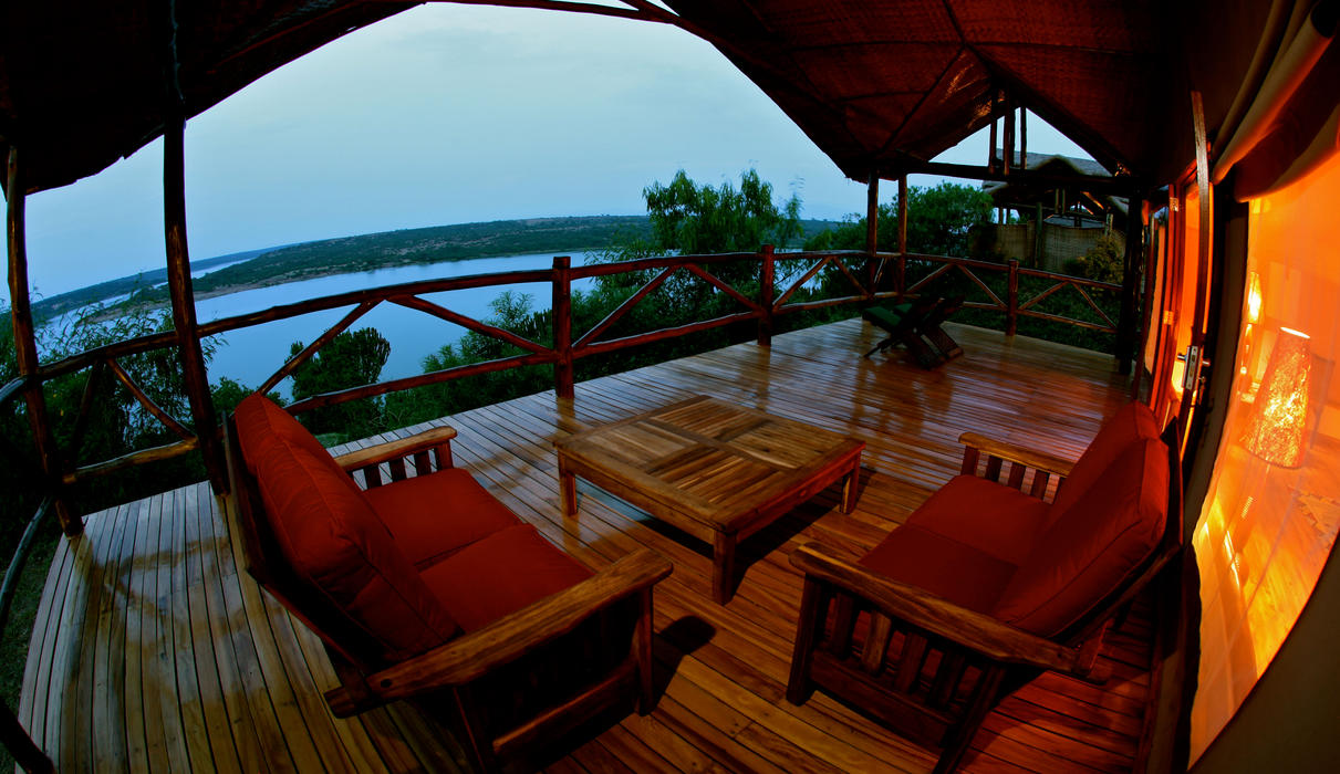 mweya_safari_lodge_tent_balcony-hi